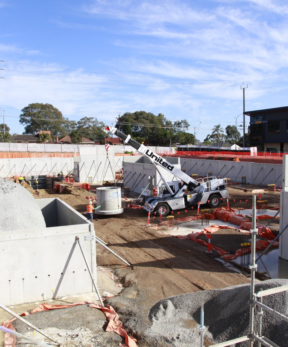 Eniro being craned into pit